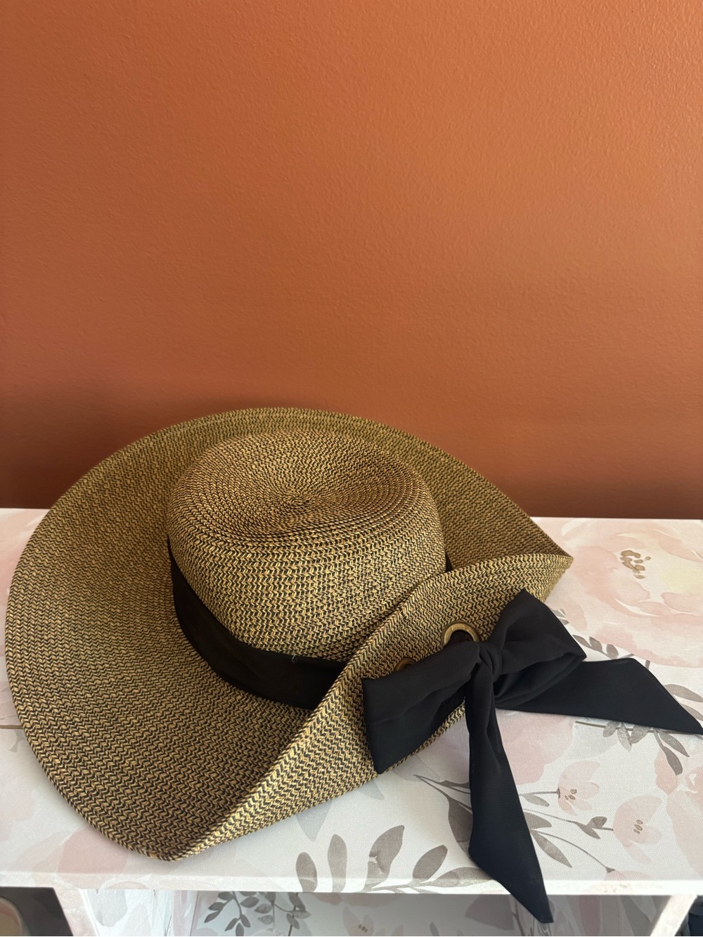 Nine West Wide Brim Sun Hat – Neutral/Black
